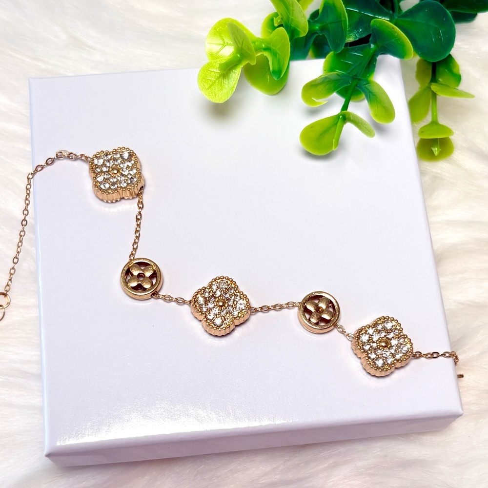 Gold Plated Clover Bracelet With Cluster Stones - Picture 1 of 9